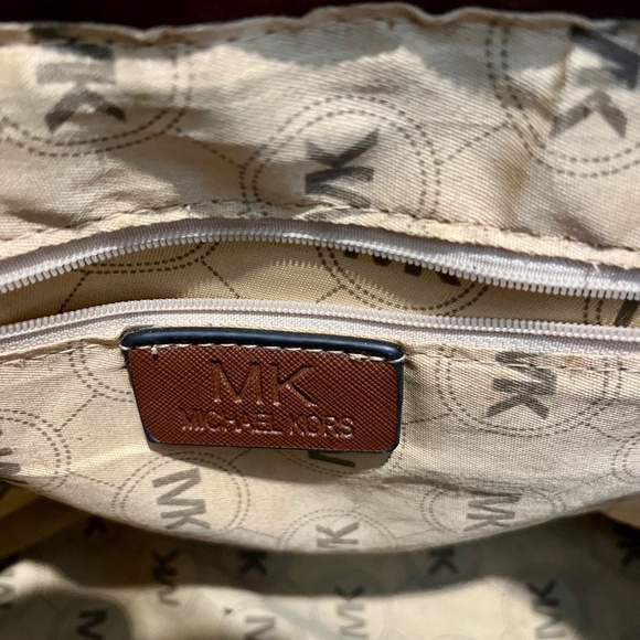 Michael Kors Designer Purse - Picture 9 of 9